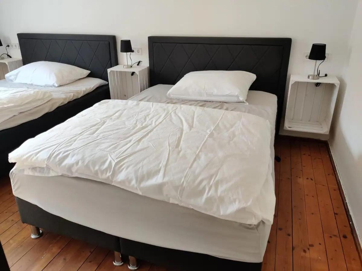 With Private Parking Lot Appartement